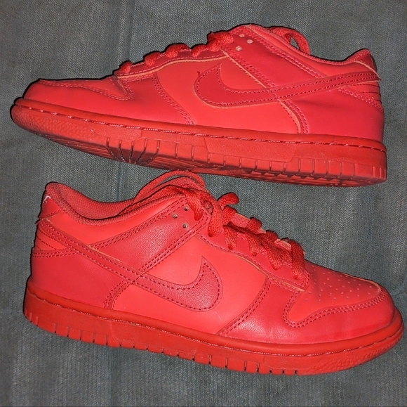 Youth Nike Dunks, Triple 'Track Red' - Picture 3 of 5